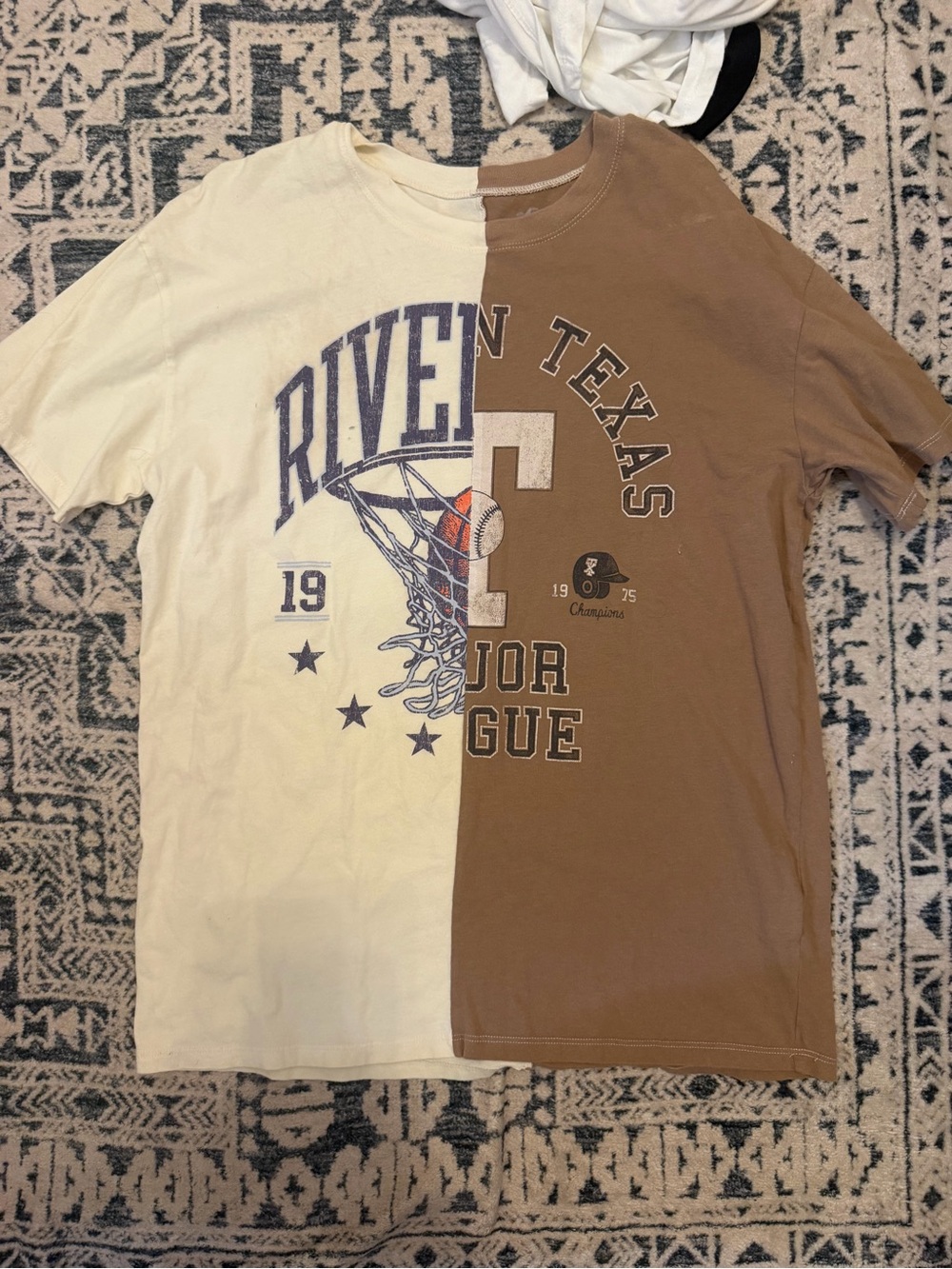 Hollister Two-Tone Brown & Cream Graphic Short Sleeve Tee